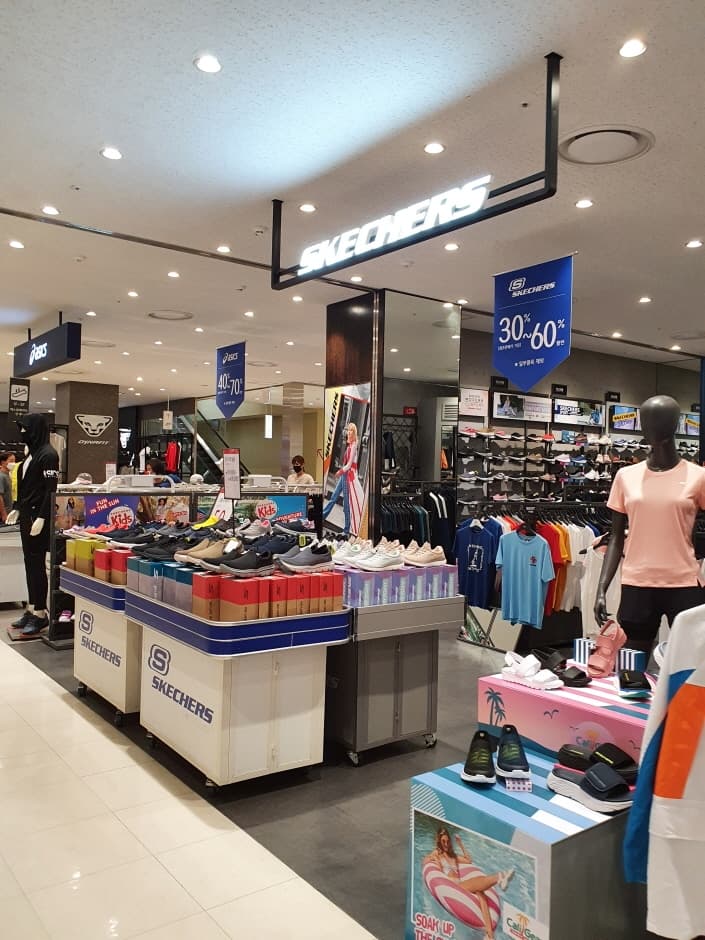 Skechers - Lotte Gwanggyo Branch [Tax Refund Shop] (스케쳐스 롯데광교)