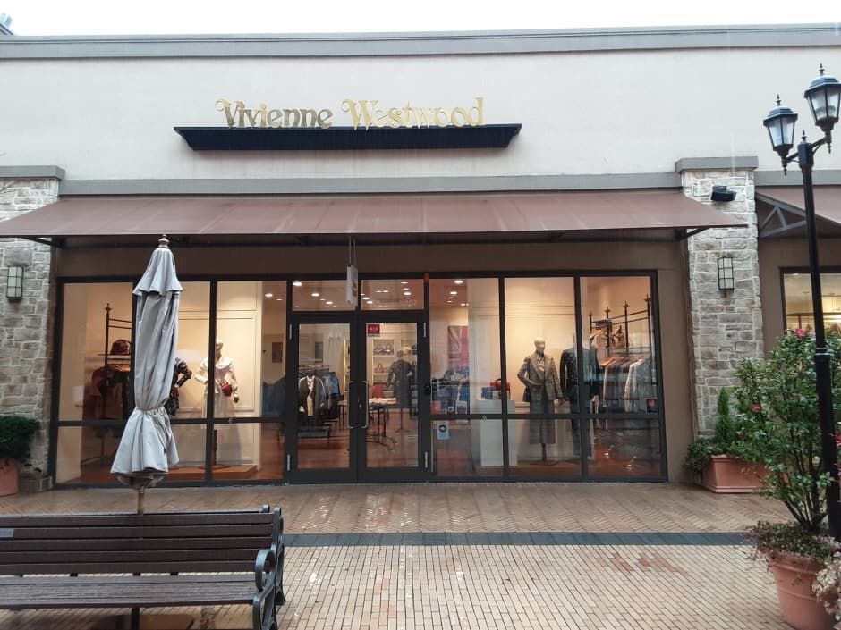 Vivienne Westwood - Shinsegae Busan Branch [Tax Refund Shop] (비비안웨스트우드 신세계부산)