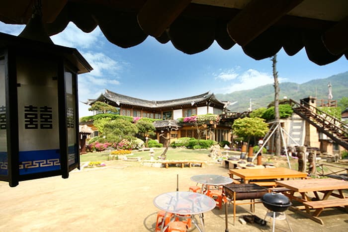 Hanok village [Korea Quality] / 한옥마을 황토펜션 [한국관광 품질인증]