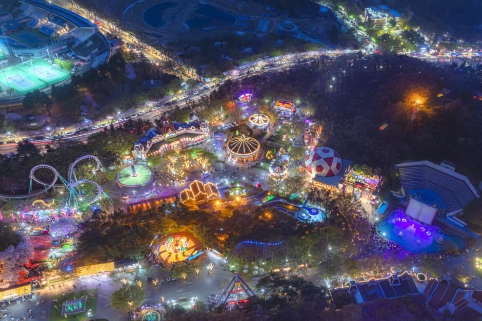 E-World Illumination (이월드 일루미네이션)