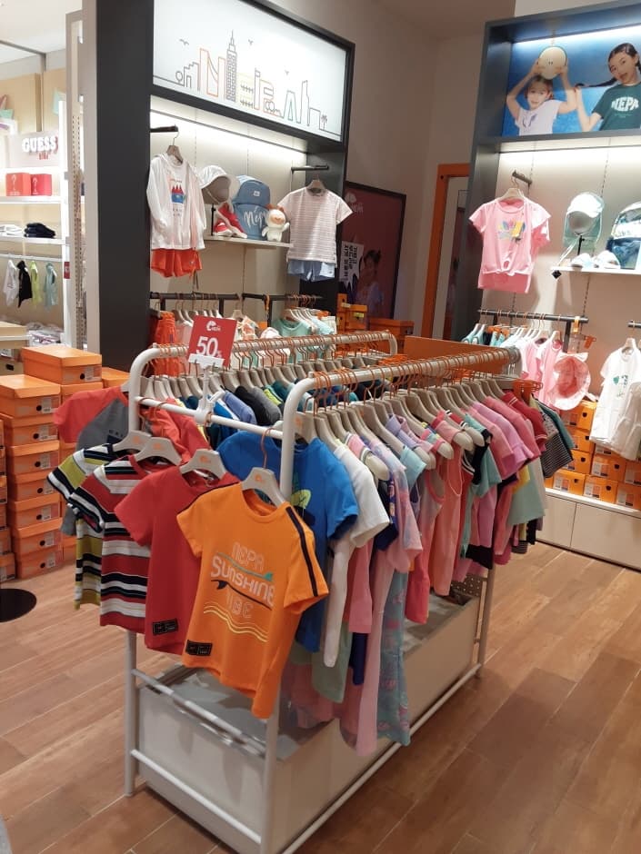 Nepa Kids - Lotte Paju Branch [Tax Refund Shop] (네파키즈 롯데파주)