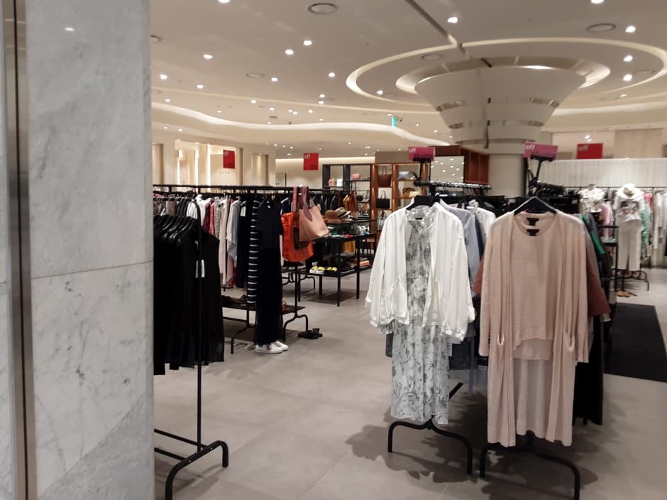 Space M - Hyundai Outlets Daegu Branch [Tax Refund Shop] (스페이스M 현대아울렛 대구점)