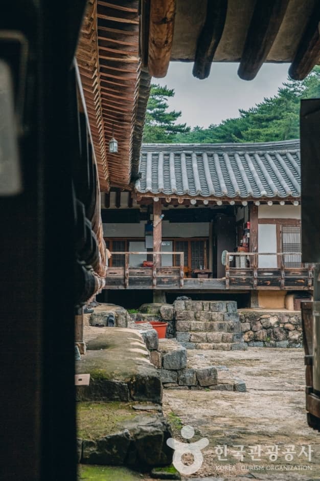 An dong gotak Esanru (안동고택 이상루)