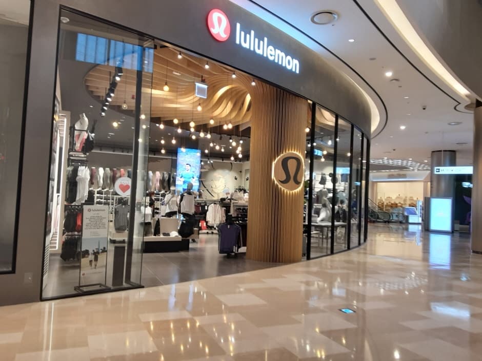 Lululemon - Lottel Mall World Tower Branch [Tax Refund Shop] (룰루레몬 롯데몰 월드타워점)