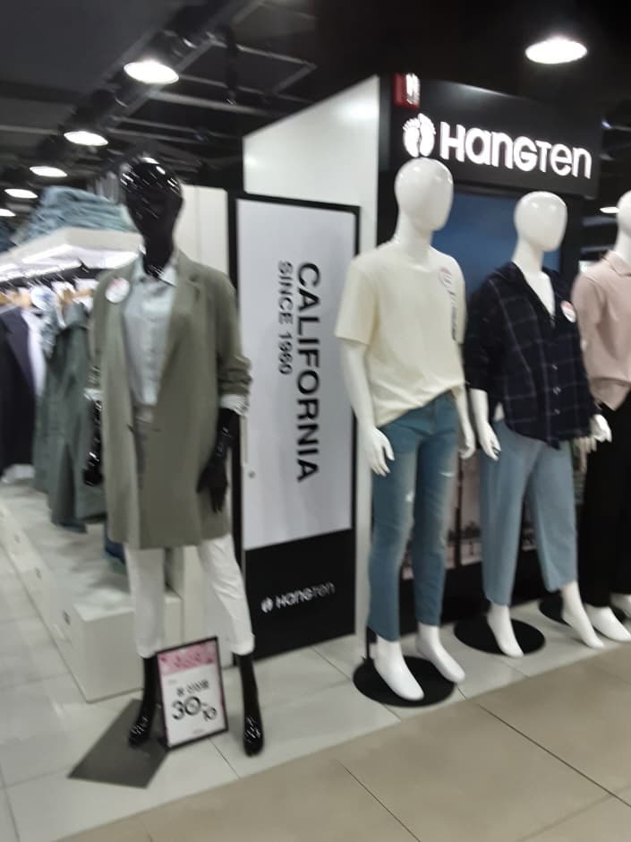 Apple Outlet - Busan Branch [Tax Refund Shop] (애플아울렛 부산)