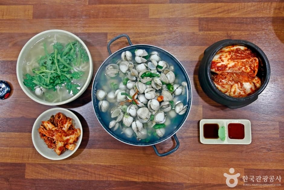 OC Kalguksu (오씨칼국수)