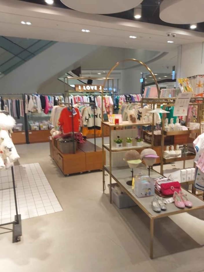 I Love J [Tax Refund Shop] (아이러브제이)