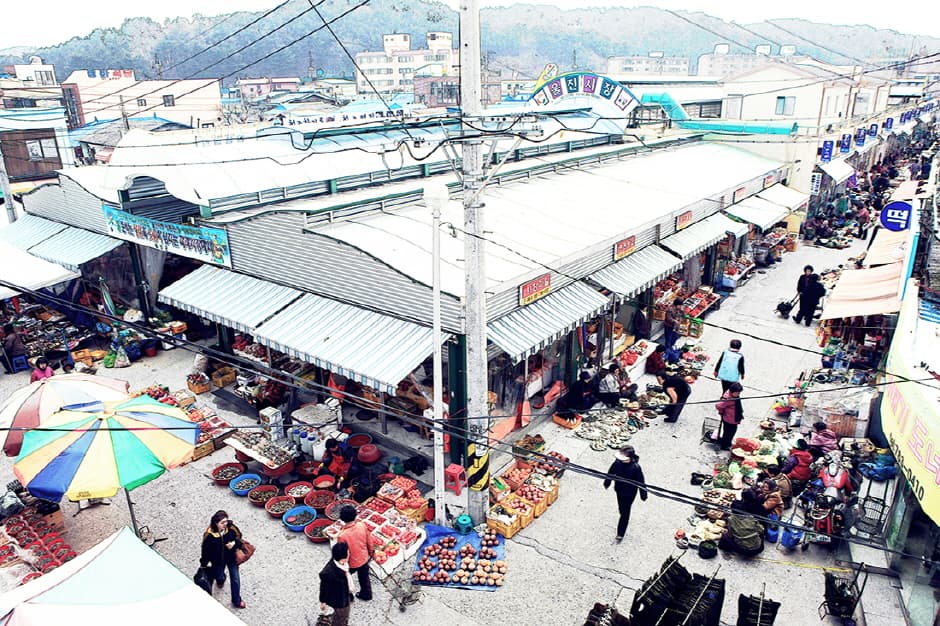 Uljin Bajige Market (울진 바지게시장)