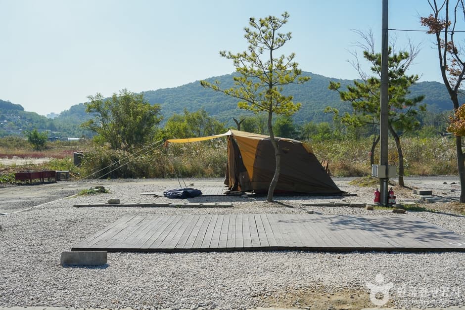 Manjung Campground (만정캠핑장)