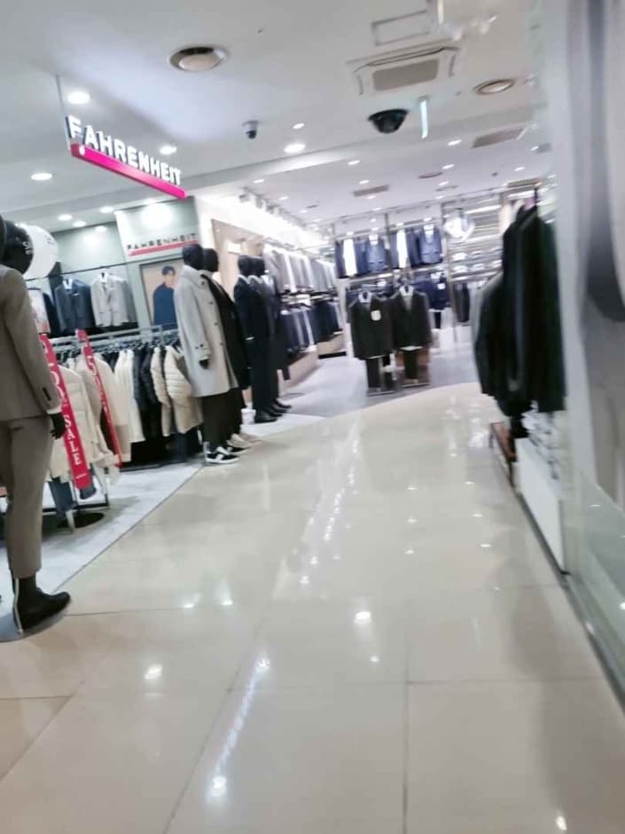 Sieg Fahrenheit - Chuncheon M Department Store Branch [Tax Refund Shop] (지이크파렌하이트 춘천M백화점)