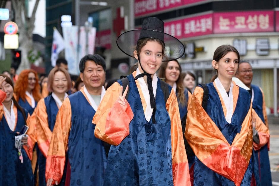 Suwon Hwaseong Cultural Festival (수원화성문화제)