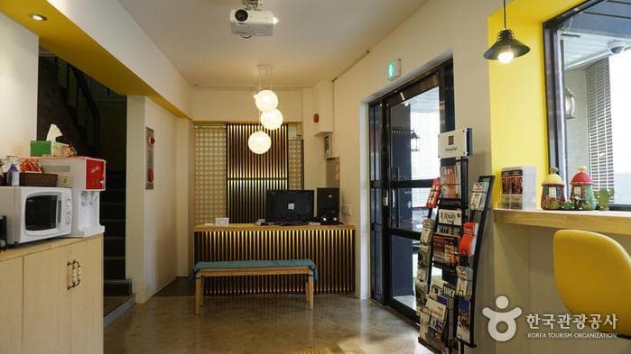 Myeongdong Guesthouse Como (명동게스트하우스 꼬모)