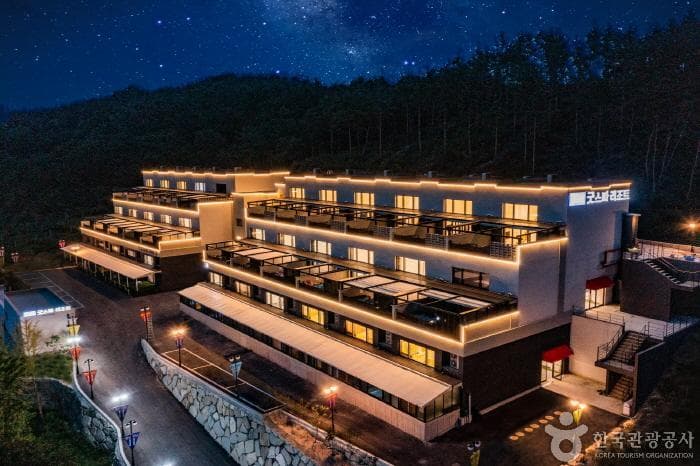 Cheongdo Good Spa Kids Pool Villa(청도굿스파키즈풀빌라)