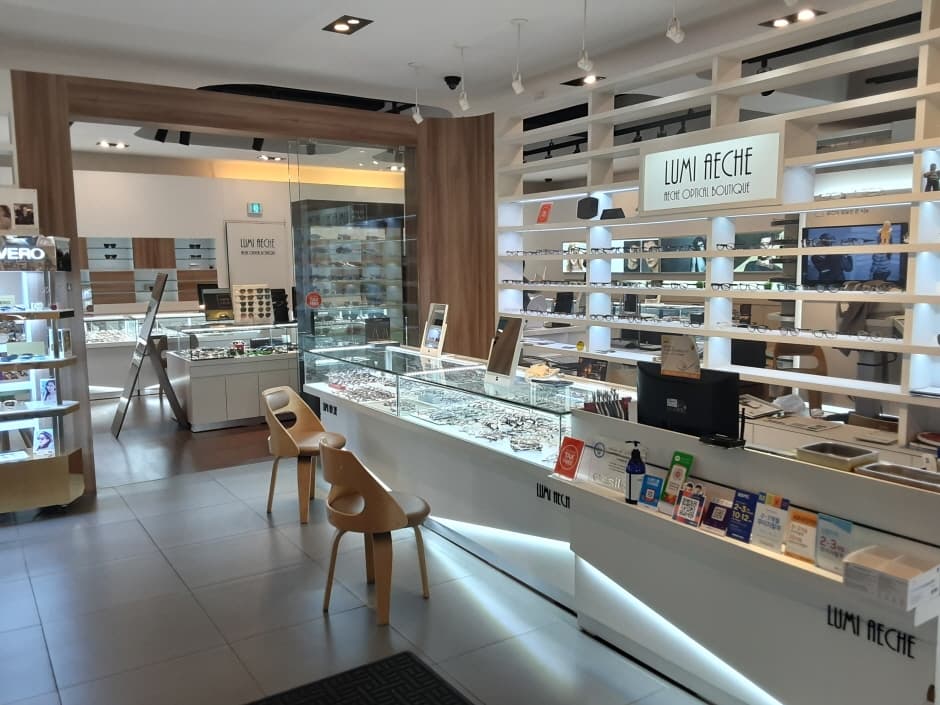 Lumi Aeche Eyewear - Apgujeong Branch [Tax Refund Shop] (루미애체 압구정)