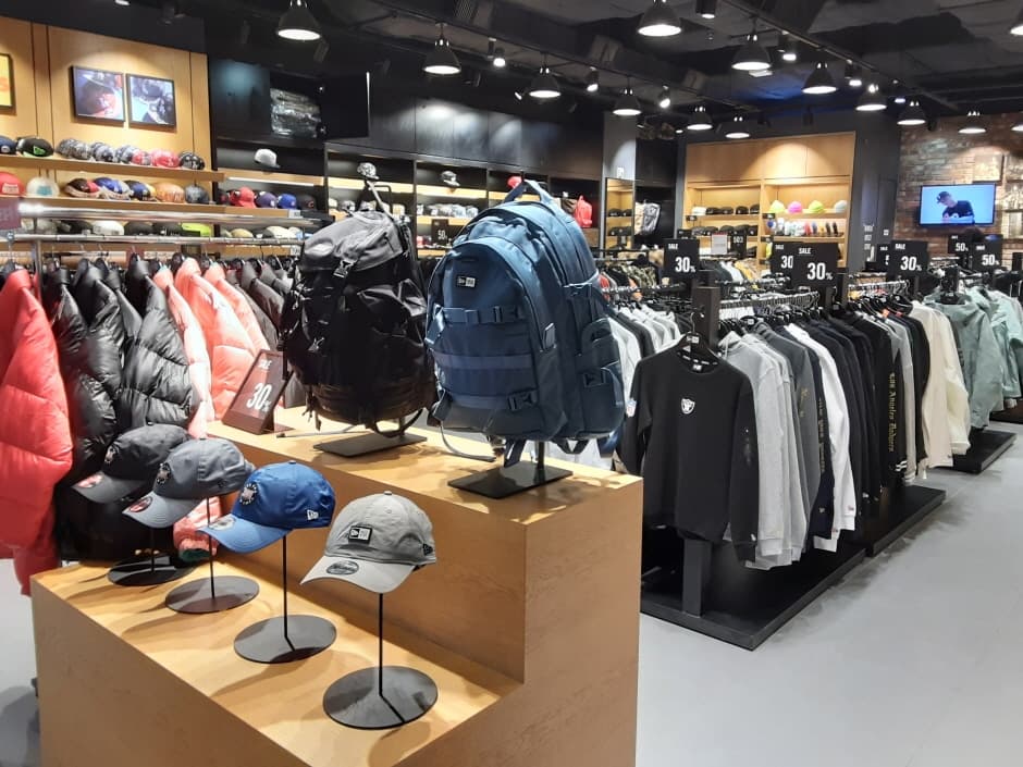New Era - Lotte Dongbusan Branch [Tax Refund Shop] (뉴에라 롯데동부산)