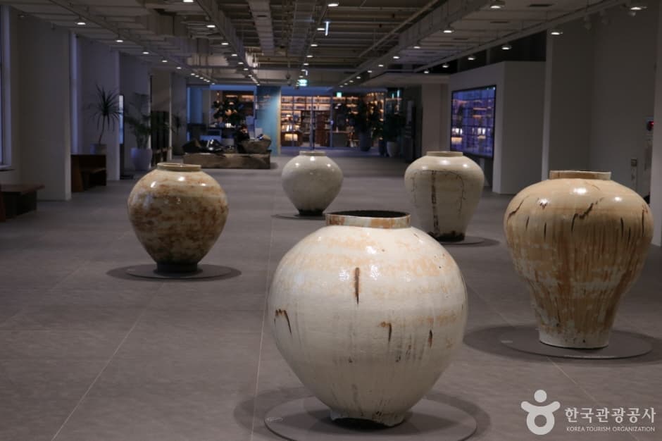 Seoul Museum of Craft Art (SeMoCA) (서울공예박물관)