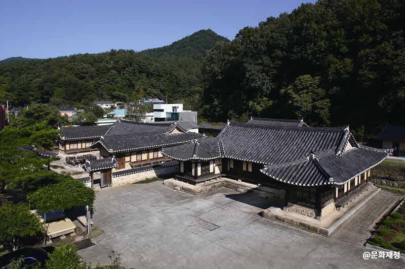 Goesan Historic House of Song Byeong-il (괴산 송병일 고택)