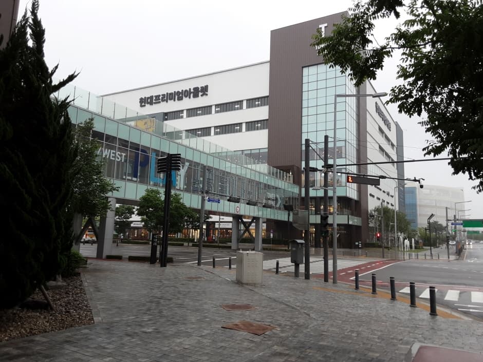 Hyundai Premium Outlets - Gimpo Branch [Tax Refund Shop] (현대프리미엄아울렛 김포)