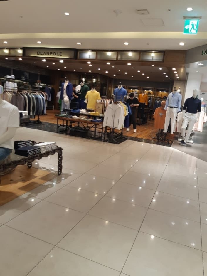 Beanpole - AK Suwon Branch [Tax Refund Shop] (빈폴 AK 수원)