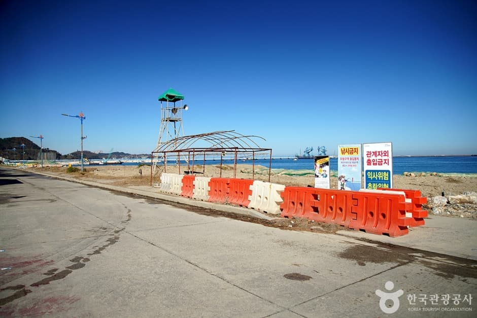 Sangmaengbanghaebyeon Beach (상맹방해변)