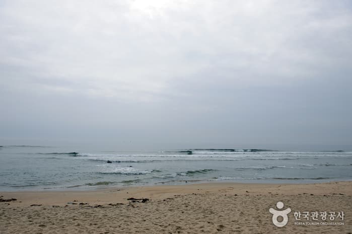 Hwajinpo Beach [National Geopark] (화진포 (강원평화지역 국가지질공원))