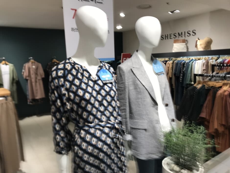 Shesmiss [Tax Refund Shop] (쉬즈미즈)