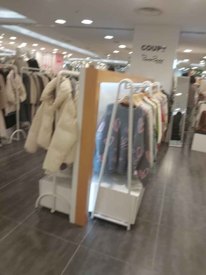 Coups [Tax Refund Shop] (꾸즈)