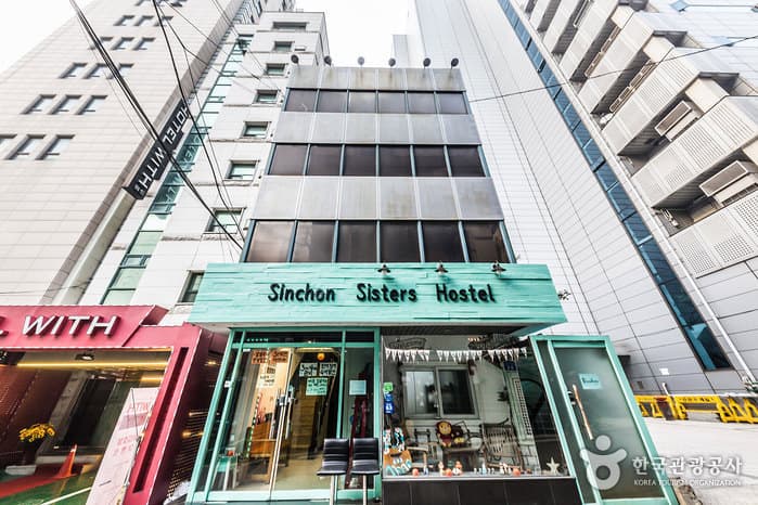 Sinchon Sisters Hostel (신촌 시스터즈)