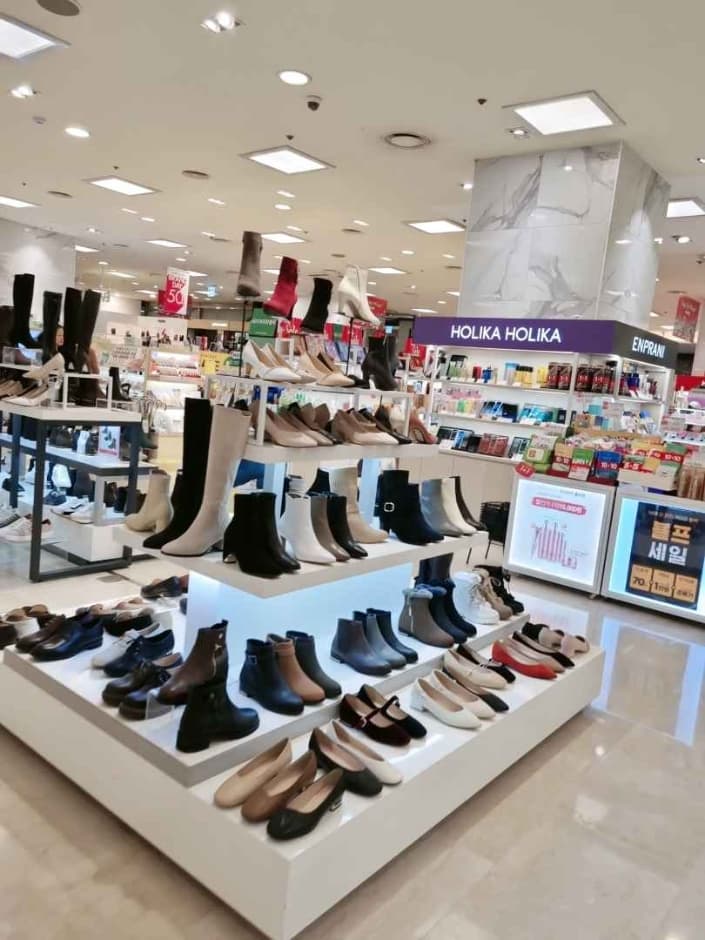 Holika Holika - Newcore Pyeongchon Branch [Tax Refund Shop] (홀리카홀리카 뉴코아 평촌)