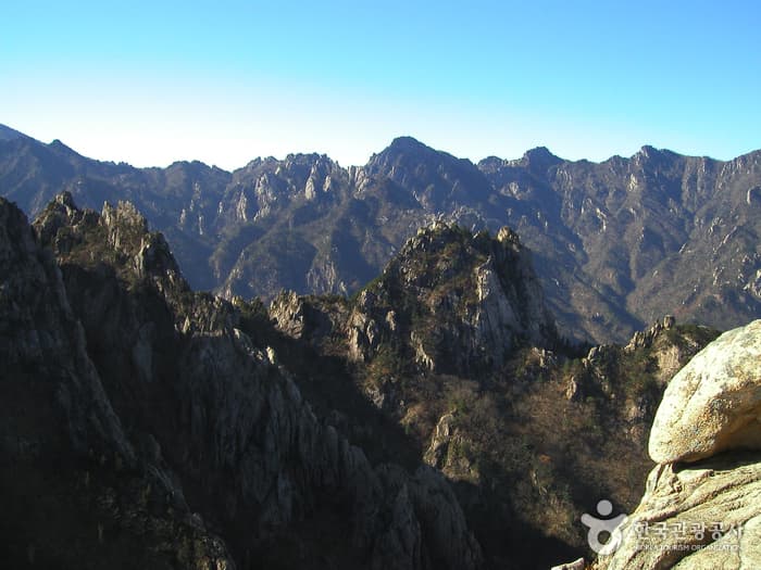 Seoraksan Gwongeumseong Fortress (설악산 권금성)