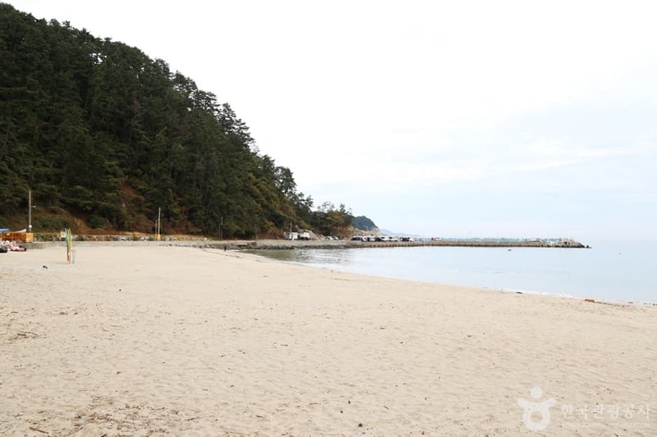 Heungnam Beach (흥남해수욕장)