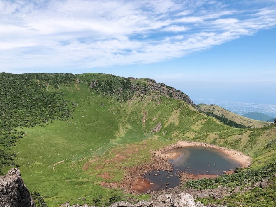 Baengnokdam Lake (한라산 백록담)