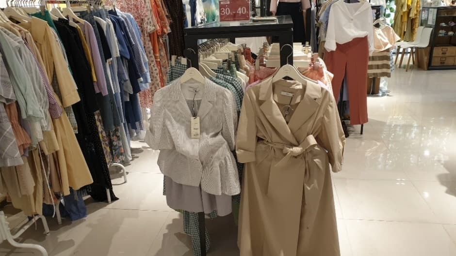 Daehyun Dewl - Lotte Seoul Station Branch [Tax Refund Shop] (대현 듀엘 롯데서울역)