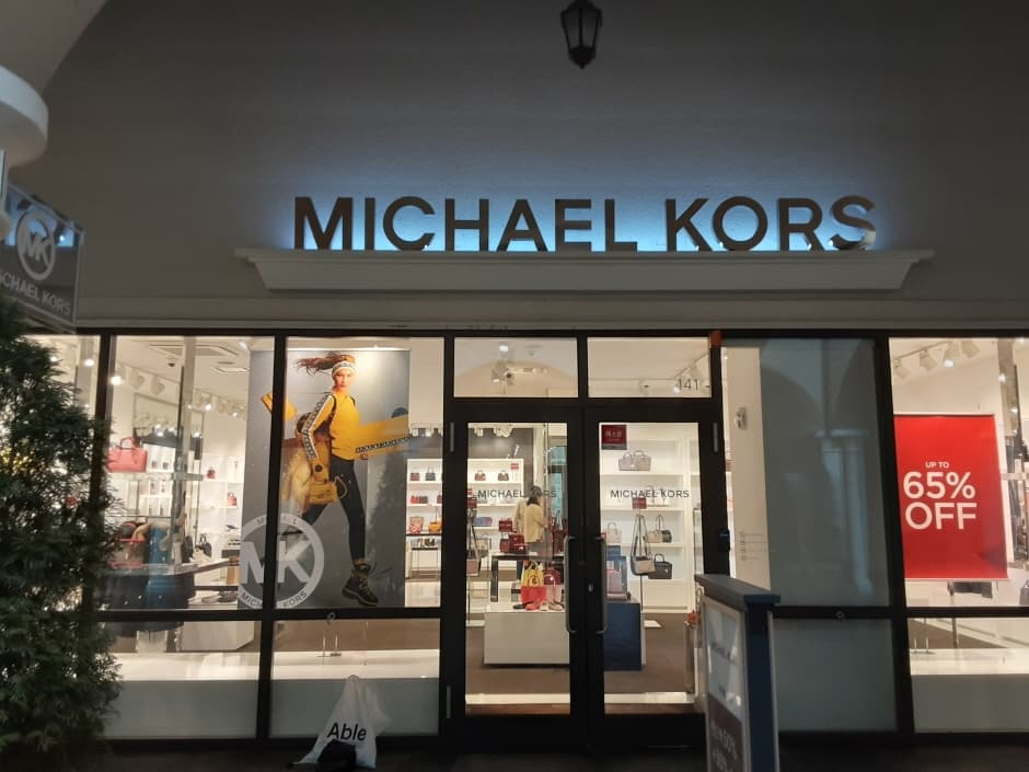 Michael Kors - Shinsegae Busan Branch [Tax Refund Shop] (마이클코어스 신세계 부산점)