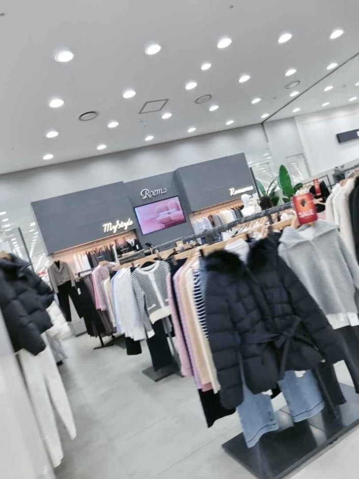 Roem - MODA Outlet Guri Namyangju Branch [Tax Refund Shop] (로엠 모다이울렛 구리남양주점)