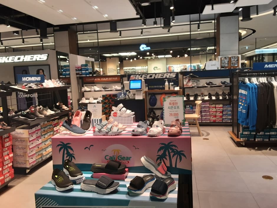 Skechers - Hyundai Songdo Branch [Tax Refund Shop] (스케쳐스 현대송도)