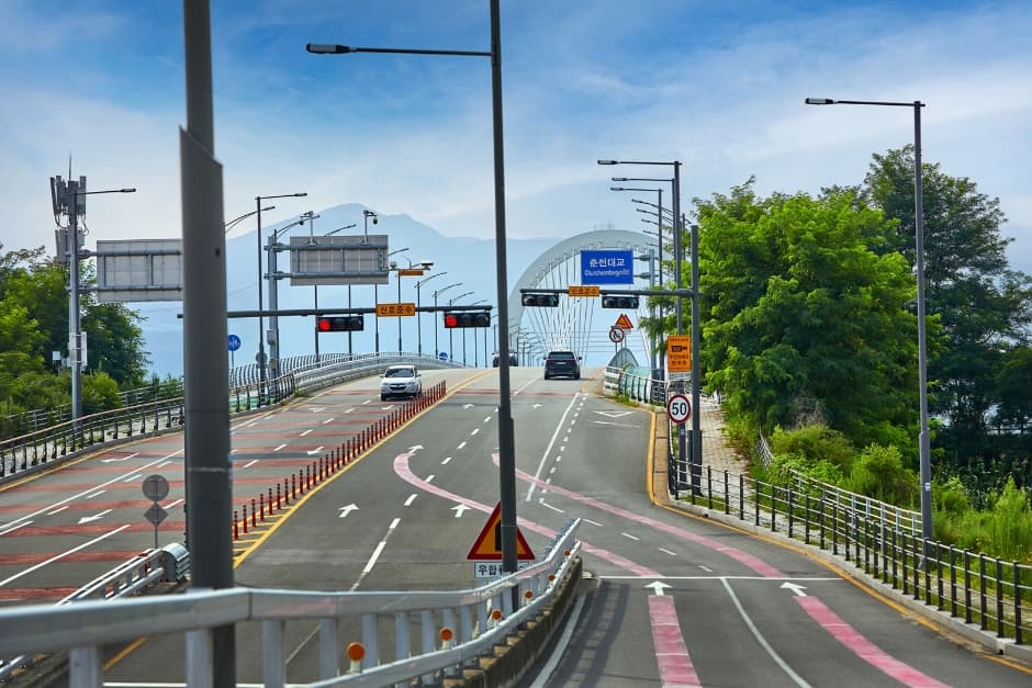 Chuncheondaegyo Bridge (춘천대교)