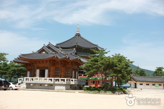 Korea Traditional Architecture Museum (한국고건축박물관)