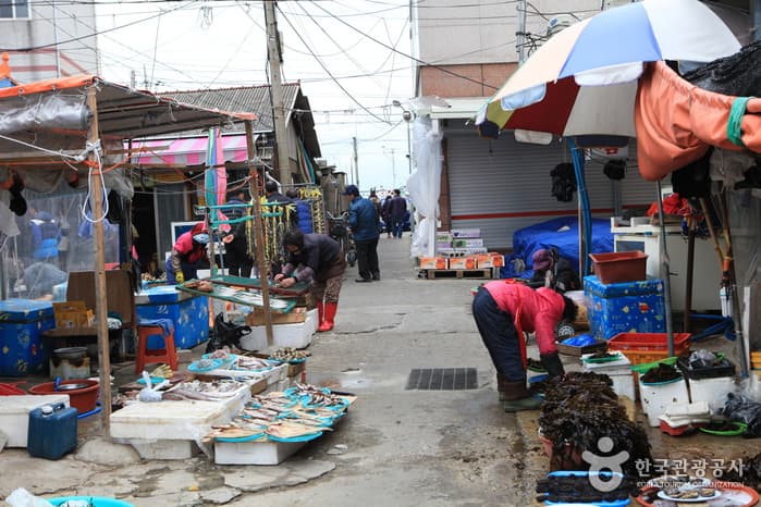 Guryongpo Fifth-Day Market (구룡포장 (3, 8일))