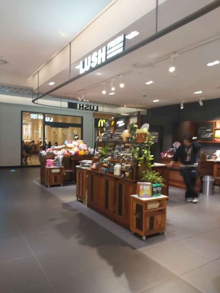 Lush [Tax Refund Shop] (러쉬)