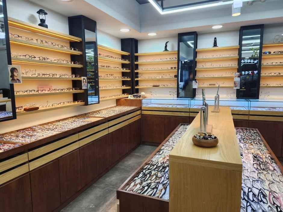 Parkchulwoong Optique [Tax Refund Shop] (박철웅안경원)