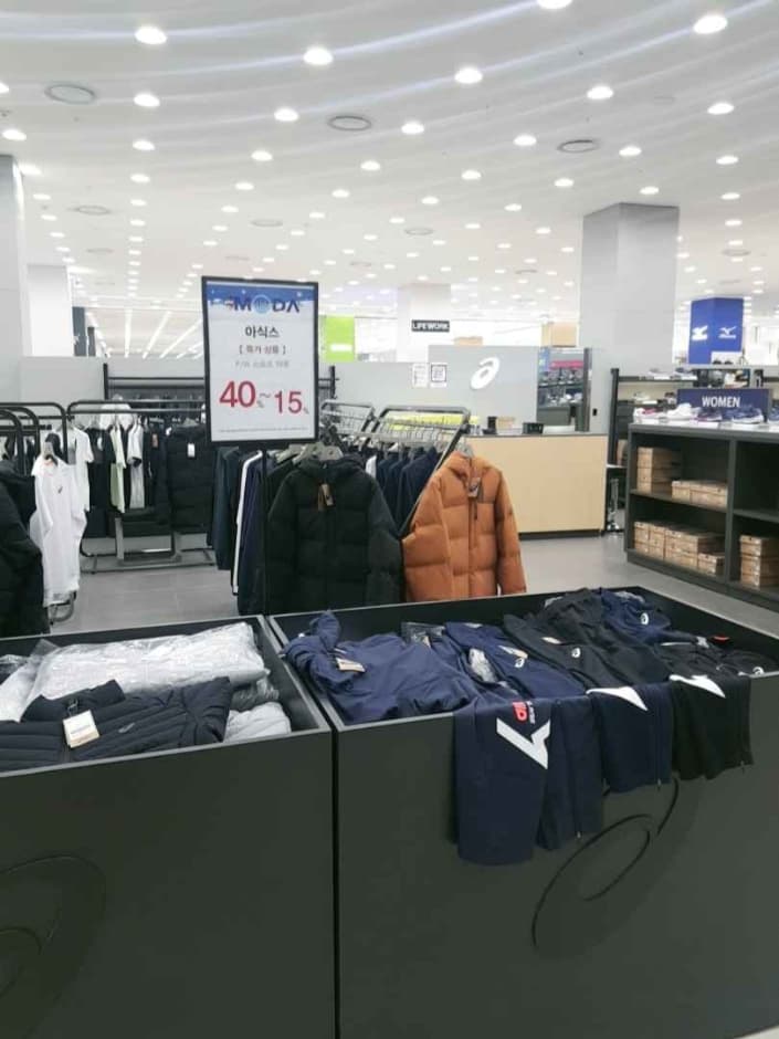 Asics - MODA Outlet Incheon Branch [Tax Refund Shop](아식스 모다아울렛 인천점)