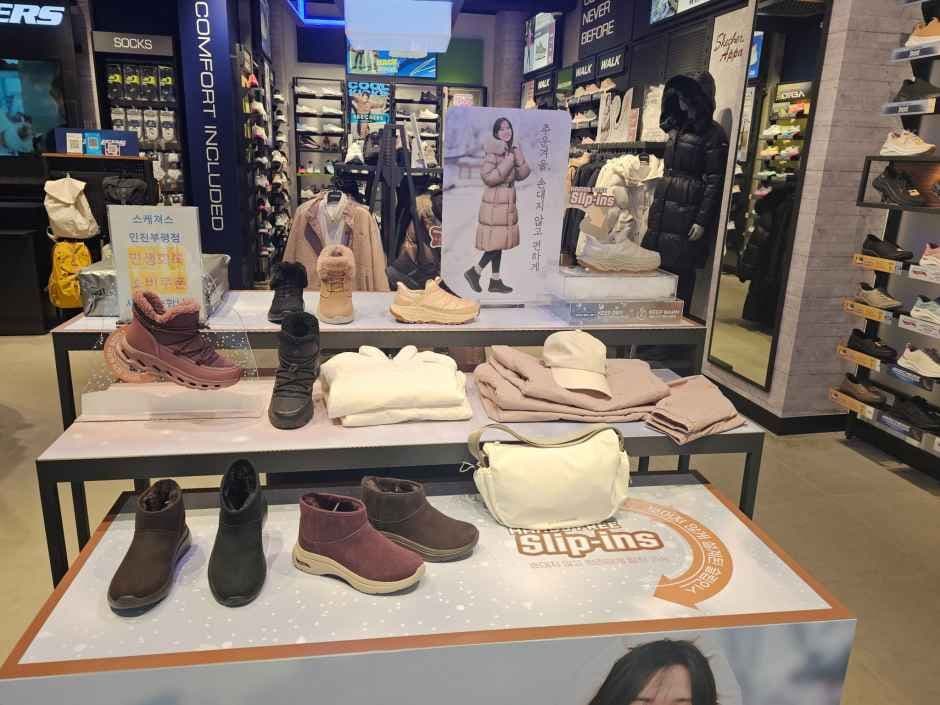 SKECHERS Incheon Bupyeong Branch [Tax Refund Shop](스케쳐스 인천부평점)
