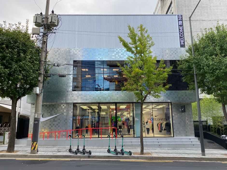 Nike Style Hongdae [Tax Refund Shop](나이키 스타일 홍대)