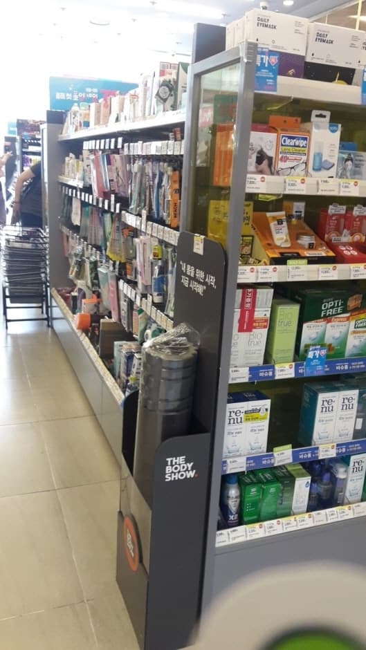 Olive Young - Gayang Station Branch [Tax Refund Shop](올리브영 가양역점)