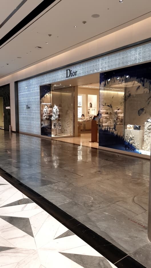 Dior - Shinsegae Department Store Daegu Branch [Tax Refund Shop](디올 신세계백화점 대구점)