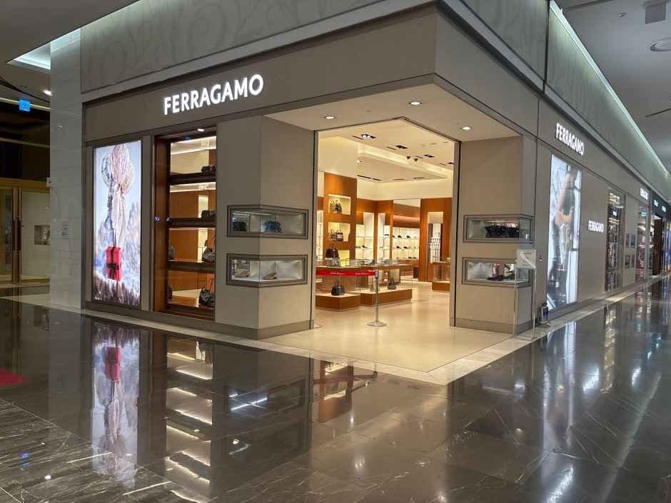 Ferragamo - Lotte Department Store Gwangbok Branch [Tax Refund Shop](페라가모 롯데백화점 광복점)