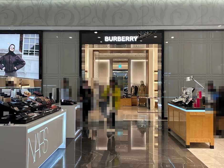 Prada - Lotte Department Store Gwangbok Branch [Tax Refund Shop](프라다 롯데백화점 광복점)