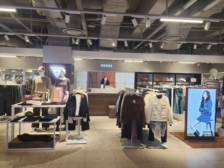 Guess Jeans - TIMES SQUARE Branch [Tax Refund Shop](게스진 타임스퀘어점)