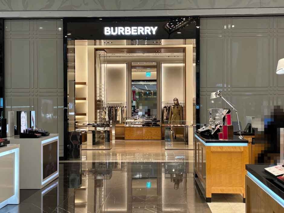 Burberry - Lotte Department Store Gwangbok Branch [Tax Refund Shop](버버리 롯데백화점 광복점)